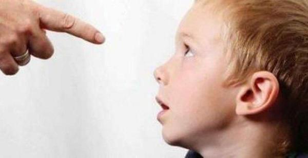 10 جمله که هرگز نباید به فرزند خود بگویید 10 جمله که هرگز نباید به فرزند خود بگویید