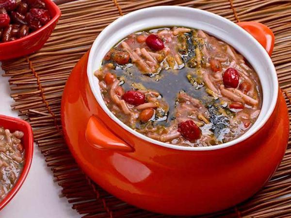 طرز تهیه آش زغال اخته ، آش محبوب شاهان صفوی طرز تهیه آش زغال اخته ، آش محبوب شاهان صفوی